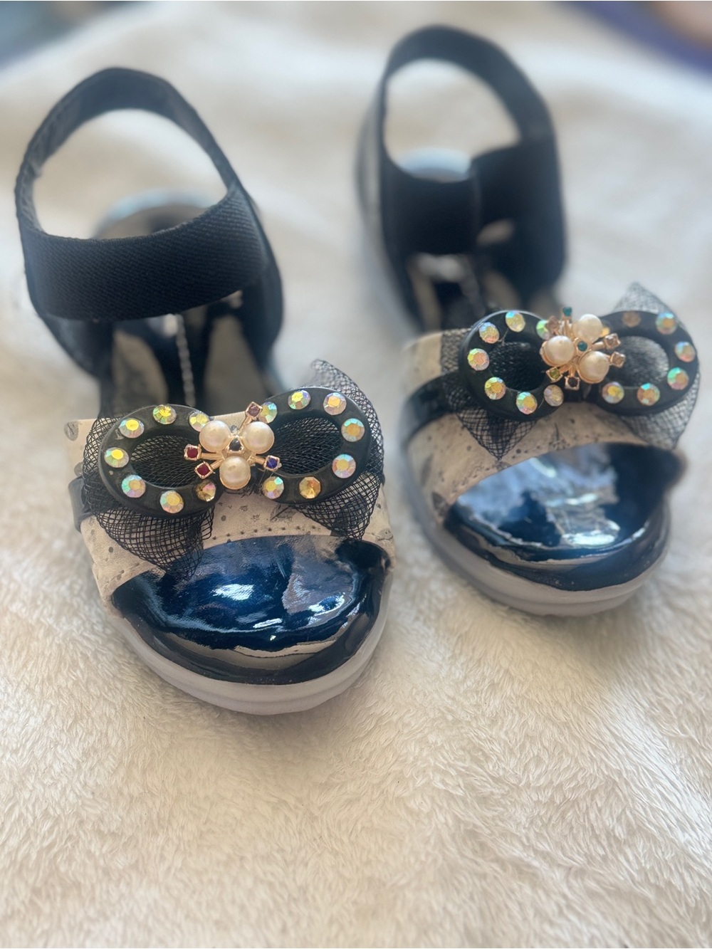 & Other Stories Girls Black and White Bow Sandals with Pearl Accent